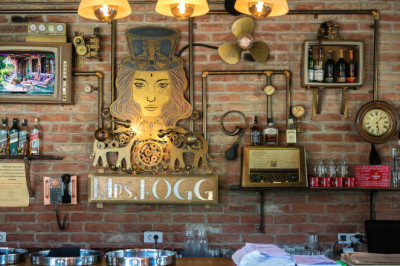 Konobar s iskustvom, Mrs.Fogg, Zagreb,HR,Croatia