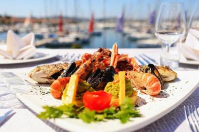 Za novi restoran u marini u Dragama kod Biograda trazimo