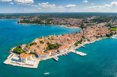 U Poreču, za letnju sezonu 2025 god , restoran potražuje osoblje na sledećim pozicijama