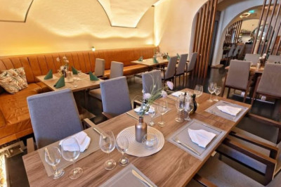 Konobar ili pomoćni konobar, kuhar - Restoran Stari grad Čakovec