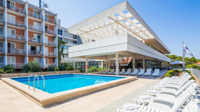 Запрошуємо до роботи в готелі на острові Хвар м. Єлса (Jelsa), Хорватія