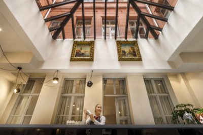 Konobar - Opatija - Liburnia Hotels